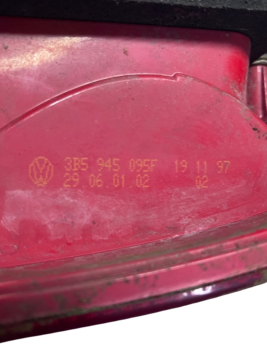 Lampa spate / Stop stanga spate VOLKSWAGEN PASSAT 3B2 1996 - 2001 3B5945095F – foto 4