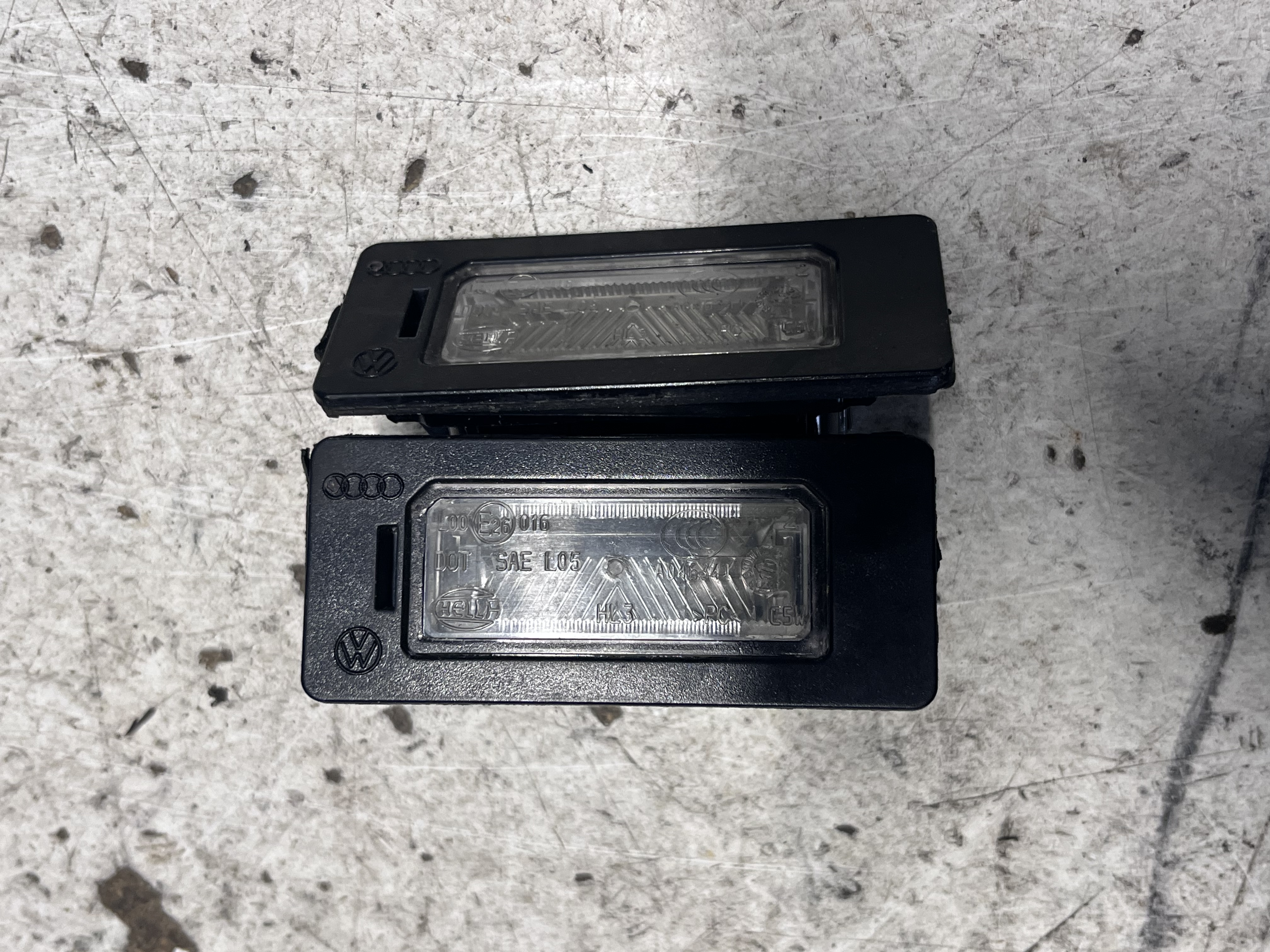 Lampi Numar DE Inmatriculare Audi Q5 1 2008–2016 - cod: 8T0943021