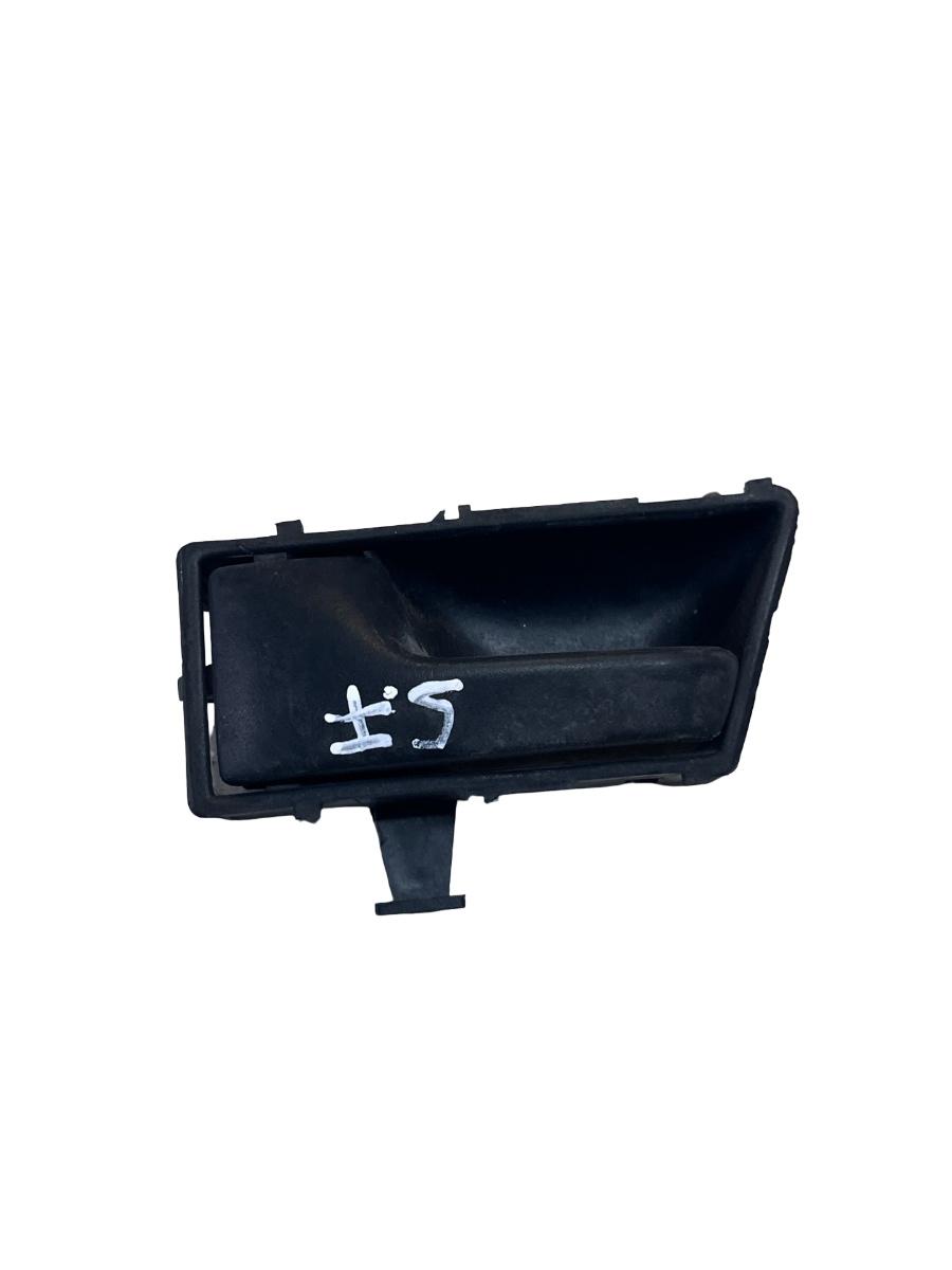 Maner interior portiera stanga fata ( 2 USI ) VOLKSWAGEN GOLF II 19E, 1G1 1983 - 1992 321837235A