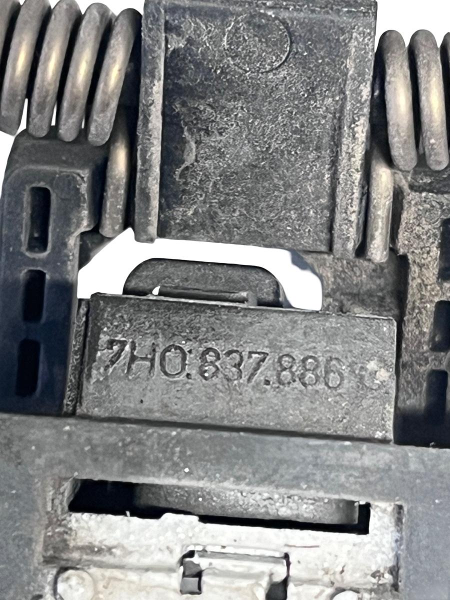 Maner/suport exterior portiera fata dreapta fata VOLKSWAGEN TRANSPORTER V Bus 7HB, 7HJ, 7EB, 7EJ, 7EF, 7EG, 7HF, 7H0837886 – foto 2