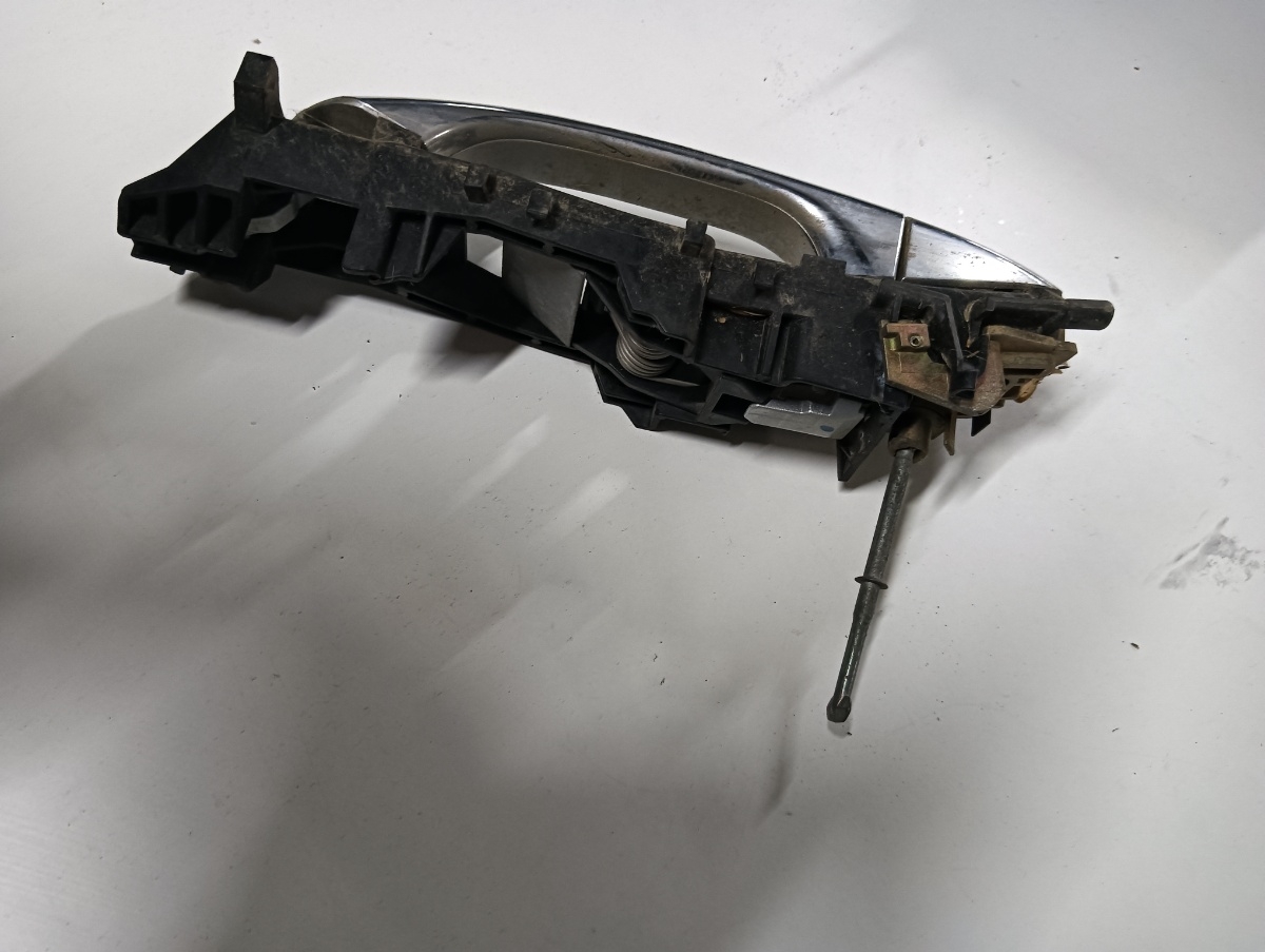 Maner usa  stanga fata MERCEDES-BENZ CLS C219 2004 - 2011 – foto 2