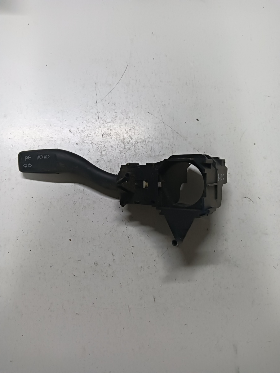 Maneta semnalizare AUDI A4 III 8EC, B7 2004 - 2008 4E0953513A