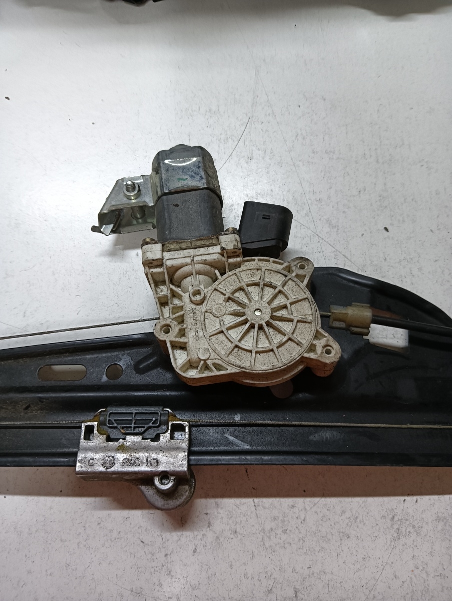 Mecanism geam pivotant stanga fata BMW 5 E60 2001 - 2010 7034387 – foto 2
