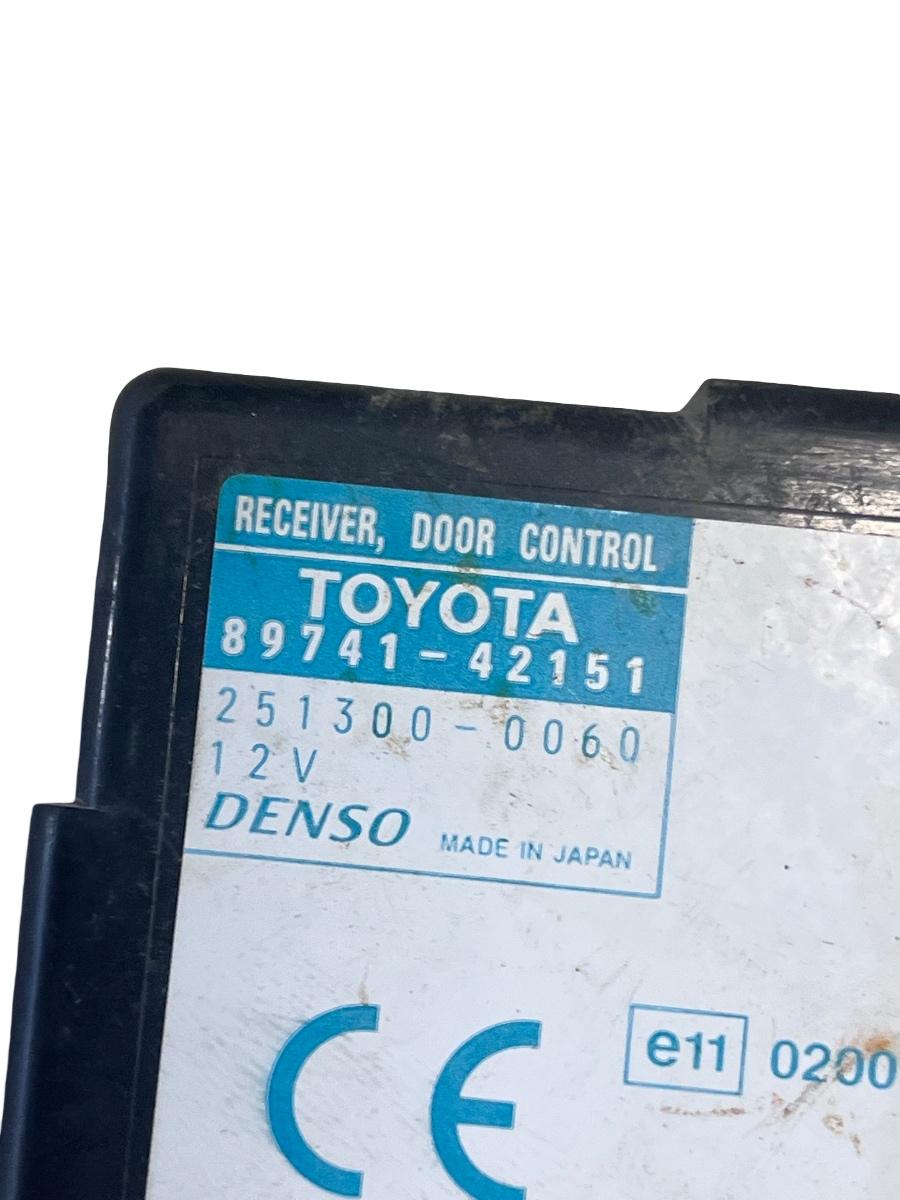Modul de confort TOYOTA RAV 4 II _A2_ 2000 - 2005 89741-42151 – foto 2