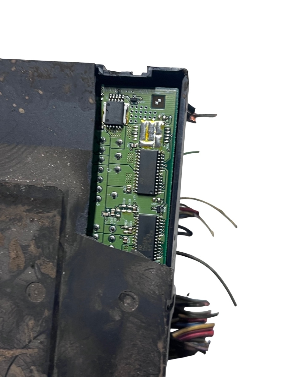 Modul de confort VOLKSWAGEN TOURAN 1T1, 1T2 2003 - 2010 3C0937049 ( Carcasa crapata ) – foto 3