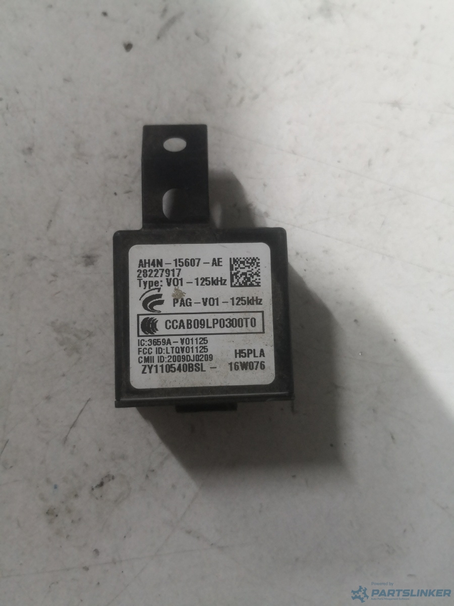 Modul start stop VOLVO V40 (525) [ 2013 - 2015 ] OEM 28227917