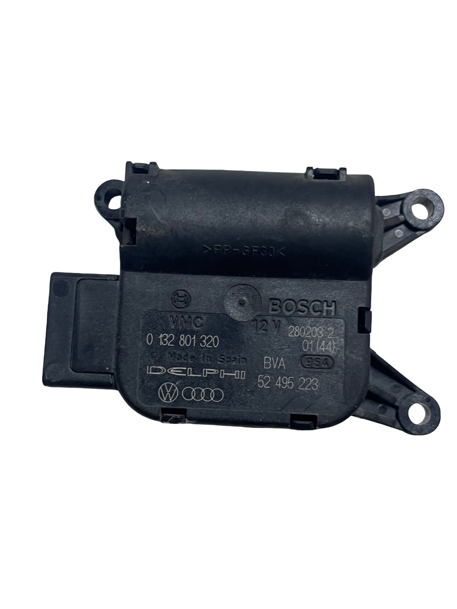 Motoras/actuator clapeta aer VOLKSWAGEN TOUAREG 7LA, 7L6, 7L7 2002 - 2013 0132801320