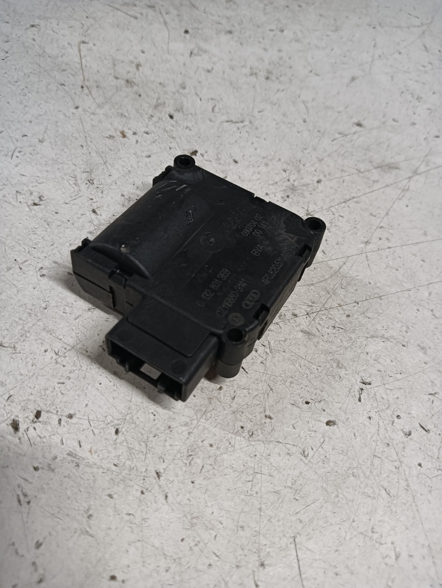 Motoras clapeta aeroterma AUDI A6/S6 III Saloon (4F2, C6) [ 2004 - 2011 ] OEM 0132801359 – foto 2