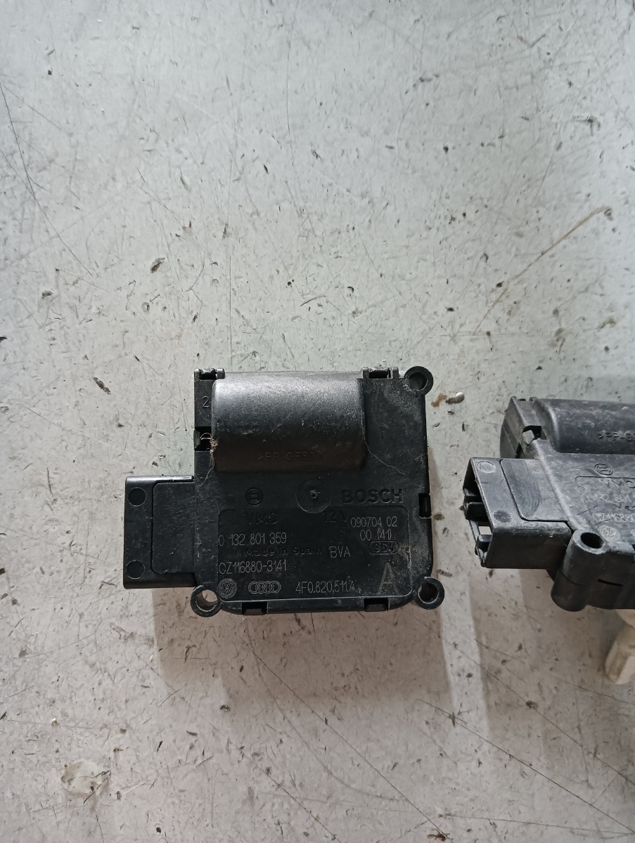 Motoras clapeta aeroterma AUDI A6/S6 III Saloon (4F2, C6) [ 2004 - 2011 ] OEM 0132801359 – foto 2