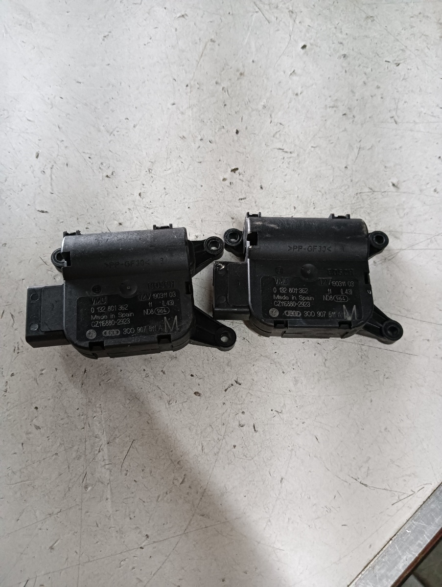 Motoras clapeta aeroterma VOLKSWAGEN GOLF VI (5K1) [ 2008 - 2013 ] OEM 0132801362
