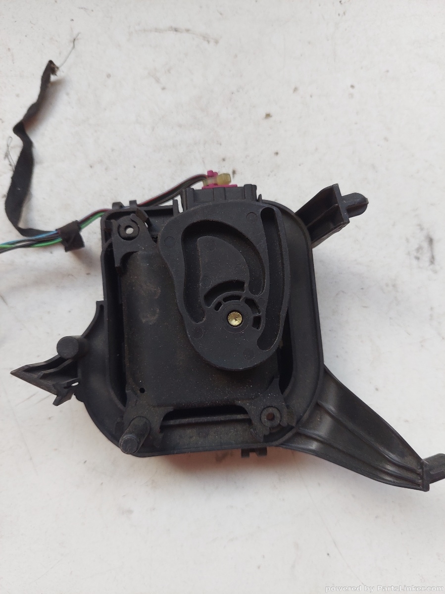 Motoras clapeta aeroterma VOLKSWAGEN POLO (9N_) [ 2001 - 2012 ] OEM 0132801206 – foto 2