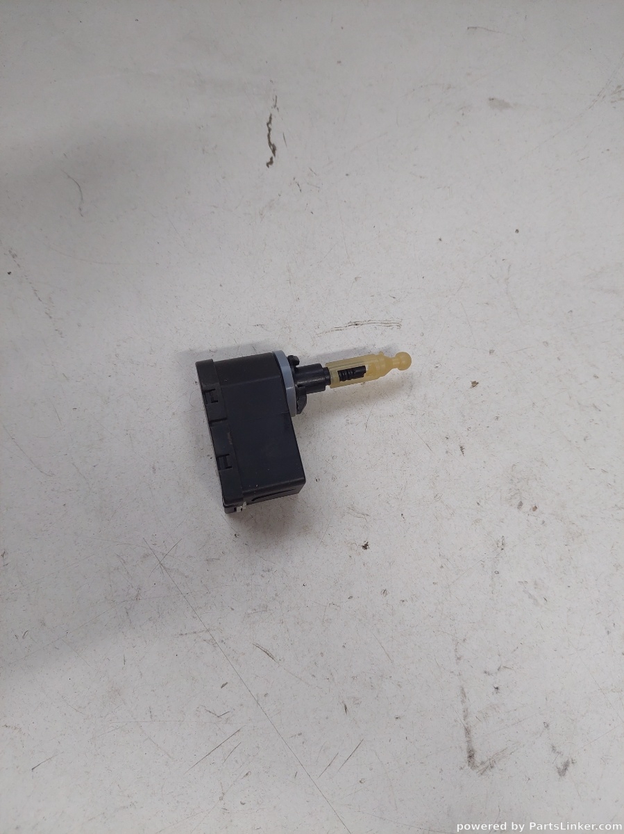 Motoras far stanga fata VOLKSWAGEN GOLF 7 (5G1, BE1) [ 2012 - > ] OEM 850622