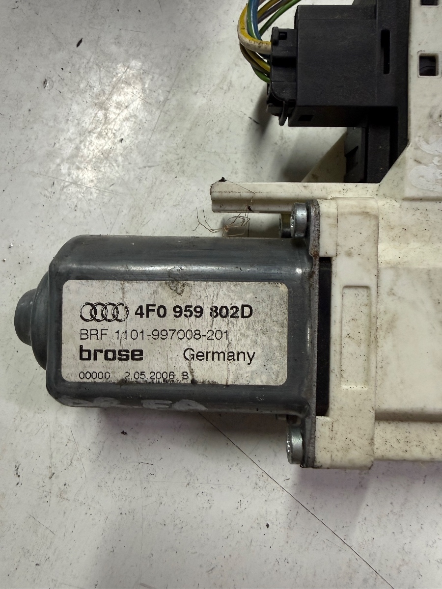 Motoras geam dreapta fata AUDI A6/S6 III Saloon 4F2, C6 2004 - 2011 4F0959802D – foto 2