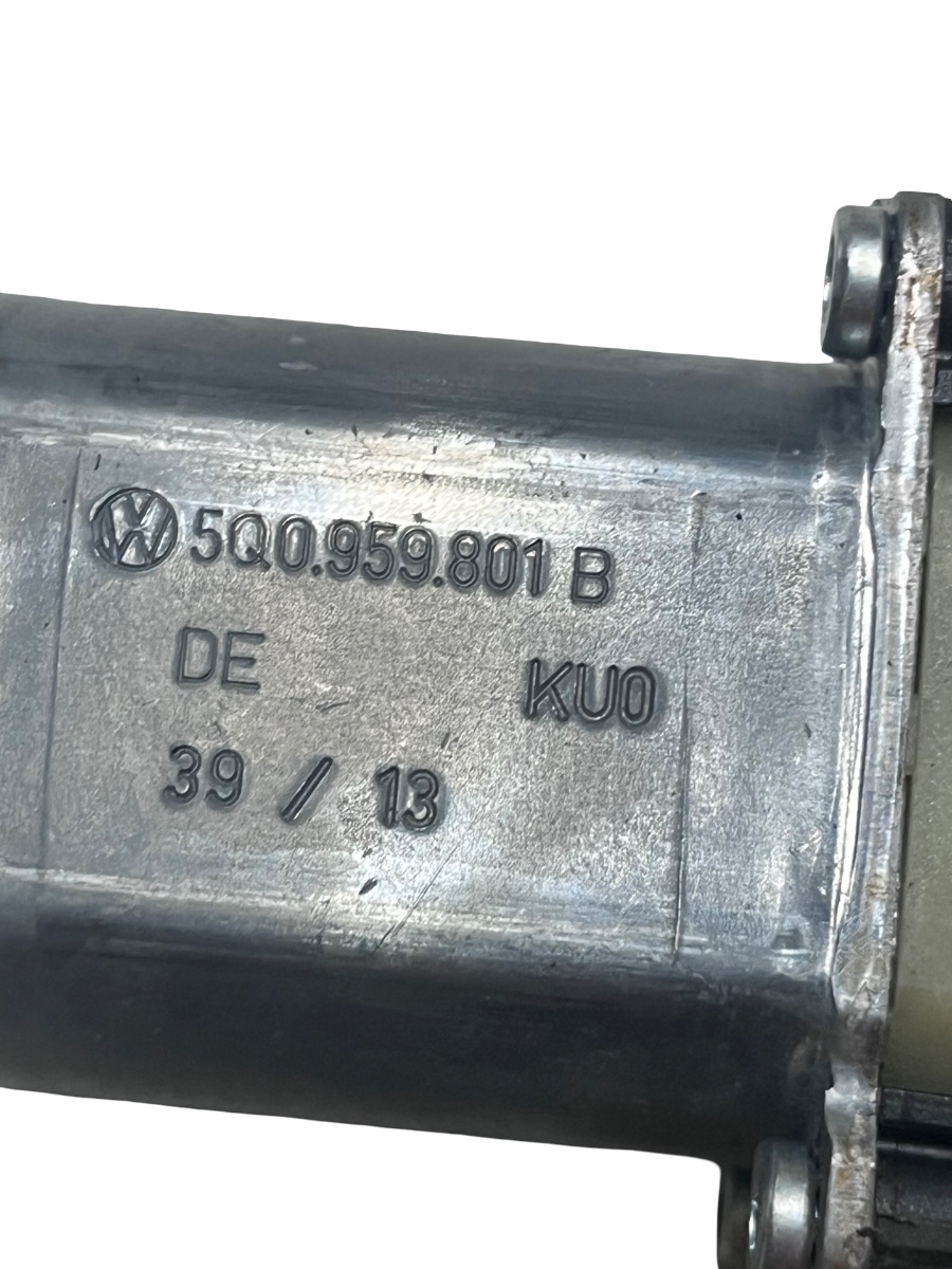 Motoras geam dreapta fata (UK) AUDI A3 Sportback 8VA, 8VF 2012 -> 5Q0959801B – foto 4