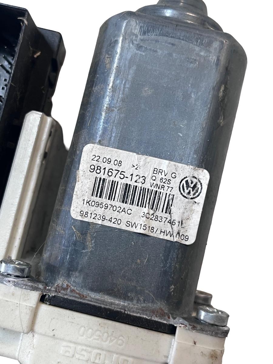 Motoras geam dreapta fata VOLKSWAGEN PASSAT Variant 3C5 2005 - 2011 1K0959702AC – foto 3