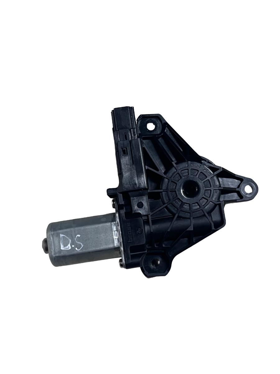 Motoras geam dreapta spate VOLVO V40 Hatchback 525, 526 2012 -> A2059060401 – foto 4