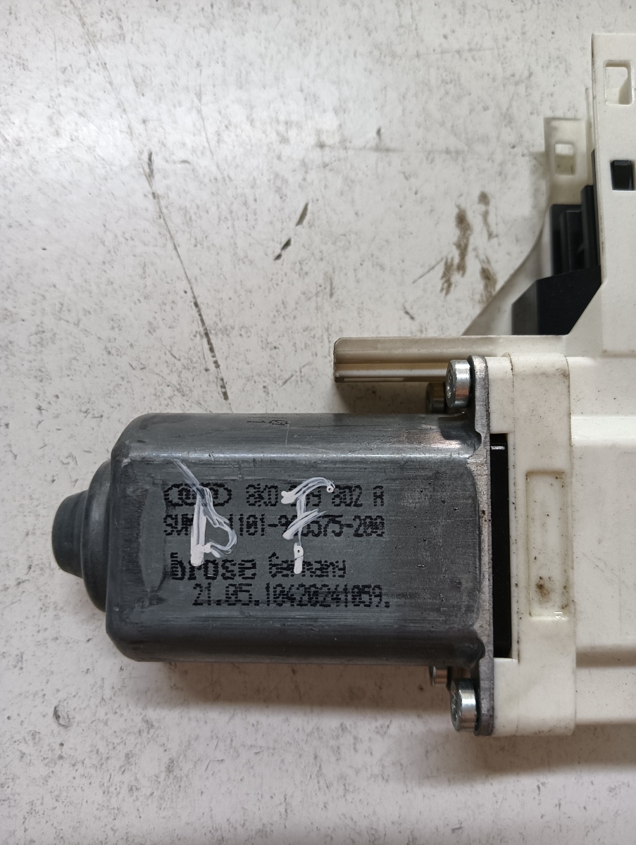 Motoras geam pivotant dreapta fata AUDI A5/S5 8T3 2007 - 2017 8k0359802a – foto 2