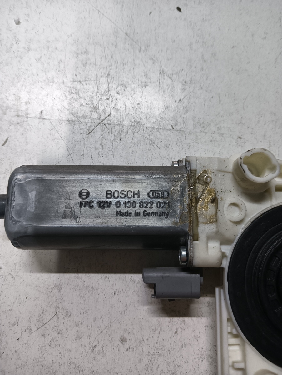 Motoras geam pivotant dreapta fata PEUGEOT 307 SW 3H 2002 - 2009 0130822021 – foto 2