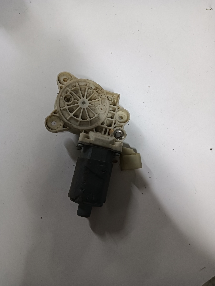 Motoras geam pivotant dreapta spate MERCEDES-BENZ CLS C219 2004 - 2011 – foto 2