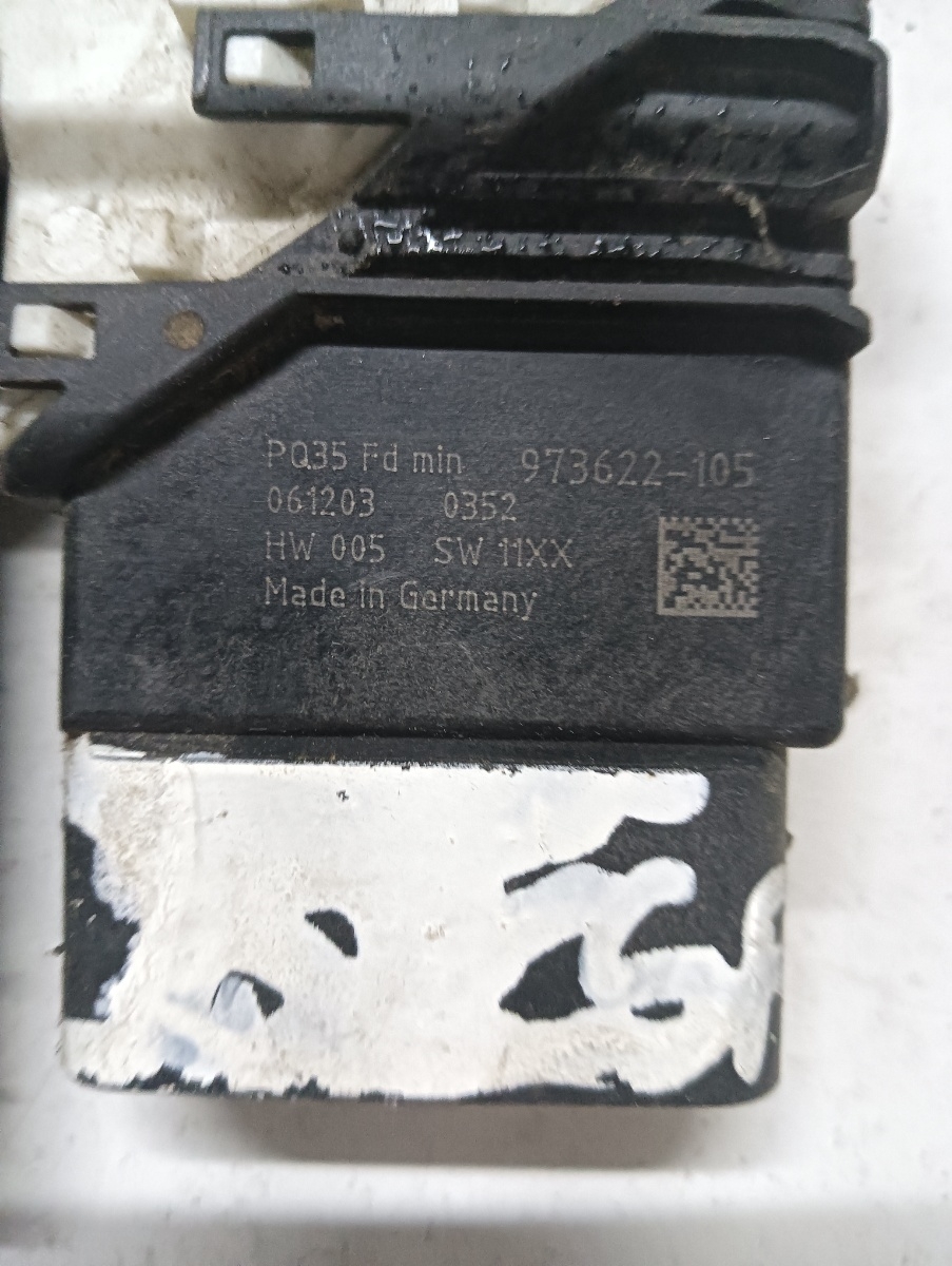 Motoras geam pivotant dreapta spate VOLKSWAGEN PASSAT 3C2 2005 - 2010 973622105 – foto 2