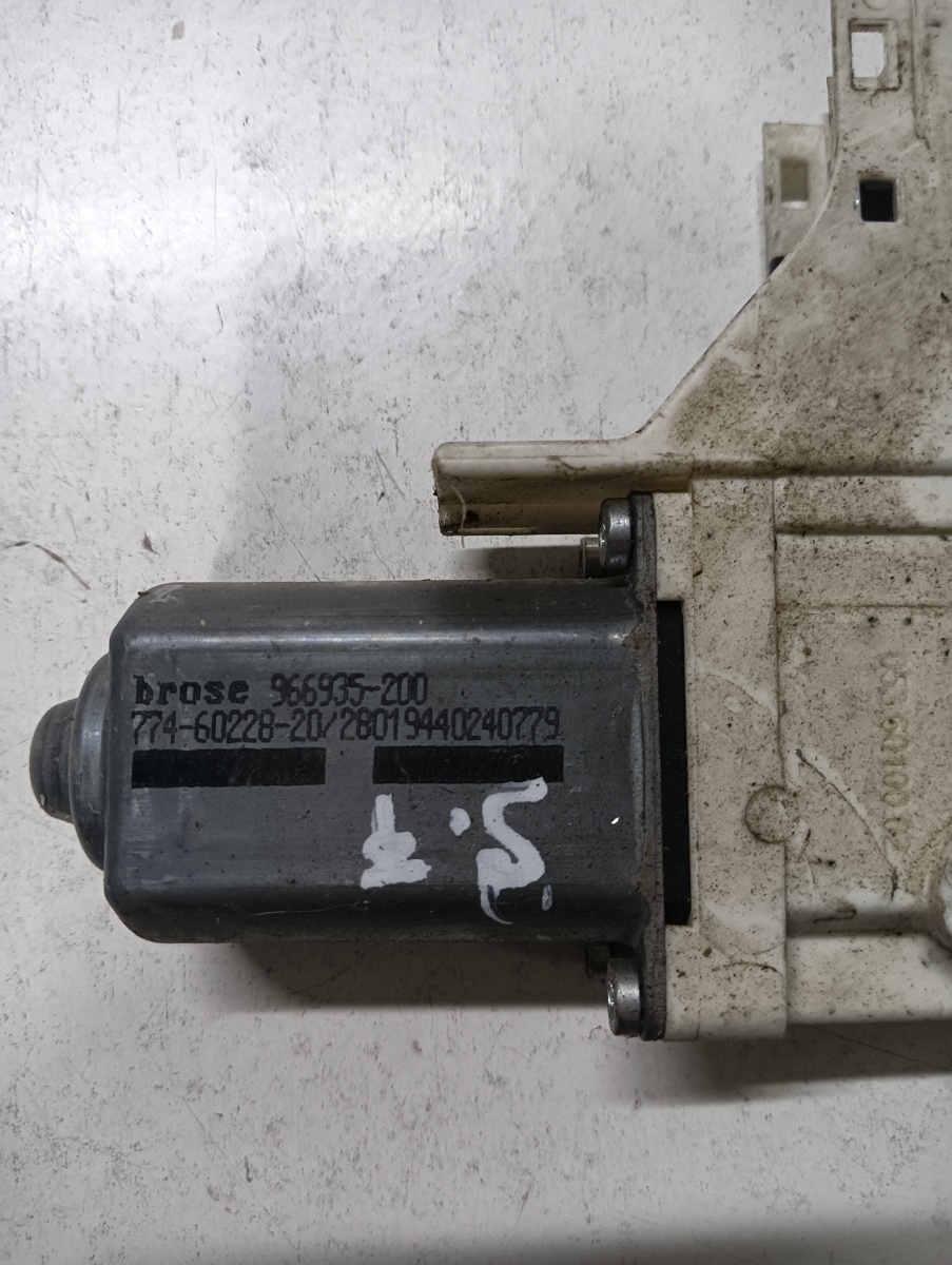 Motoras geam pivotant stanga fata AUDI A4 IV 8K2, B8 2007 - 2015 966935200 – foto 2