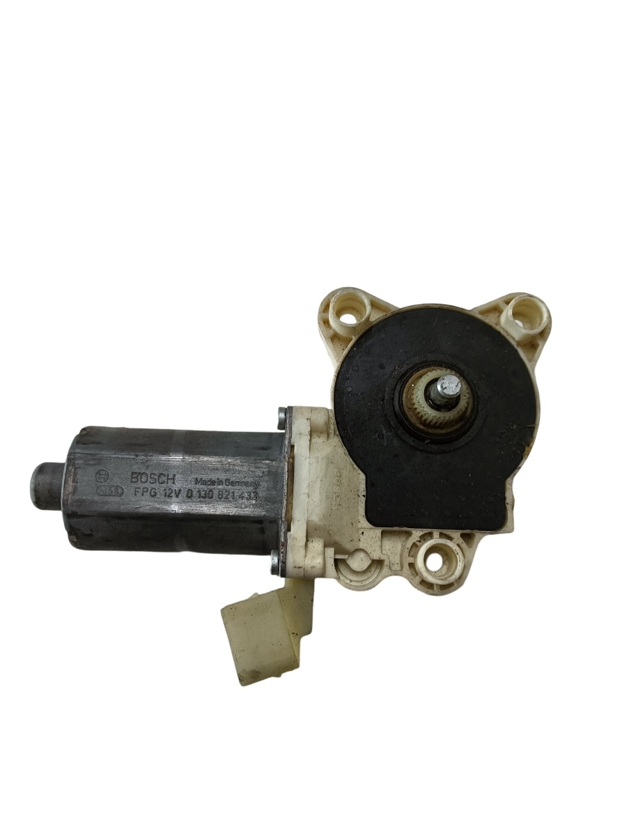 Motoras geam pivotant stanga fata MERCEDES-BENZ CLS C219 2004 - 2011 0130821433