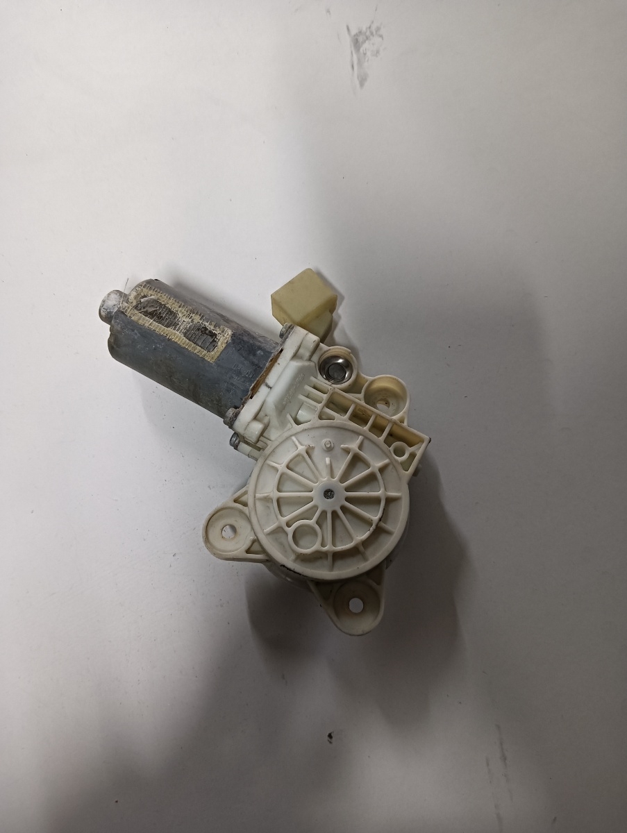 Motoras geam pivotant stanga fata MERCEDES-BENZ CLS C219 2004 - 2011 – foto 2