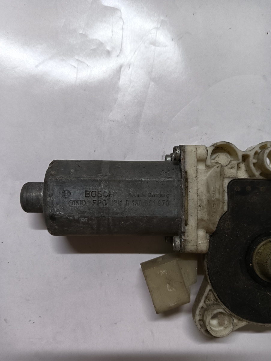 Motoras geam pivotant stanga fata MERCEDES-BENZ E-CLASS W211 2002 - 2009 0130821970 – foto 2