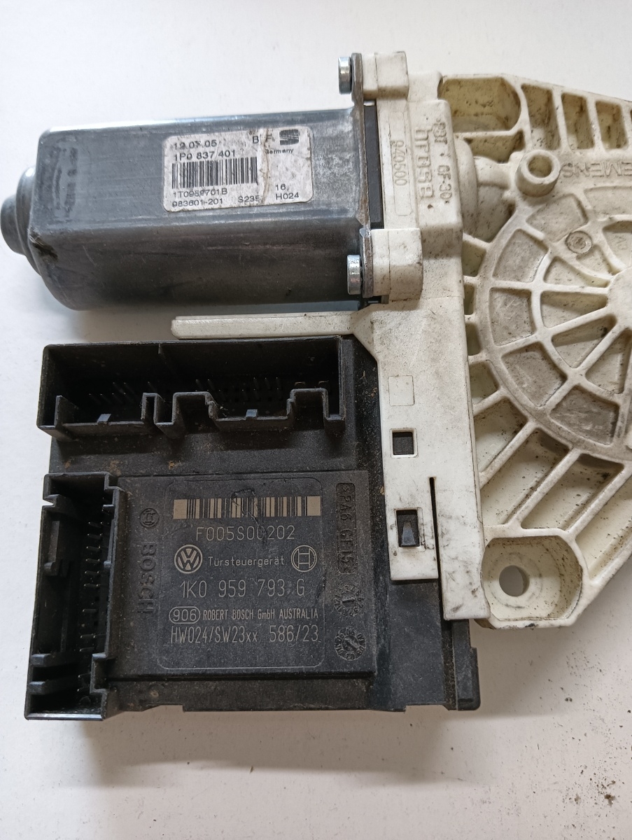 Motoras geam pivotant stanga fata SEAT LEON II 1P1 2005 - 2013 1k0959793g – foto 2