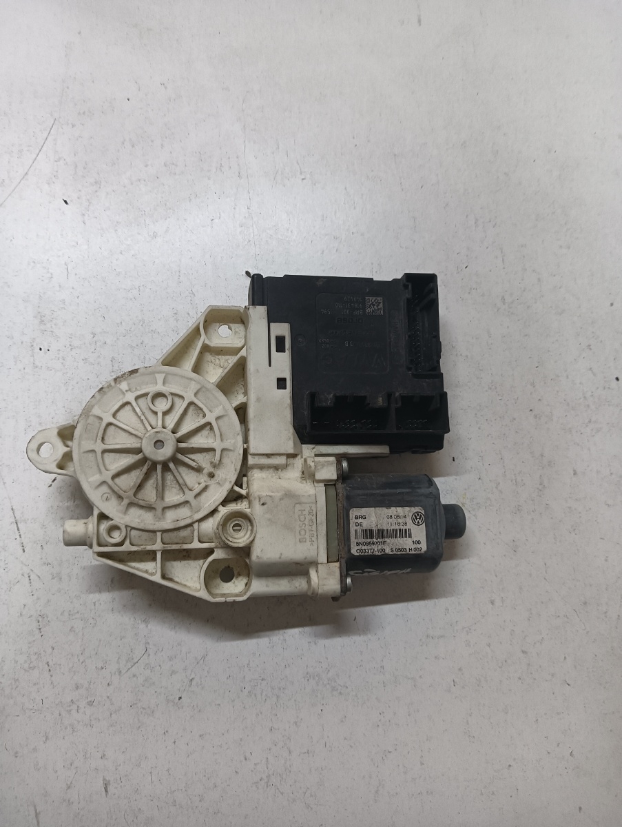 Motoras geam pivotant stanga fata VOLKSWAGEN TIGUAN 5N_ 2007 - > 3c0959793b