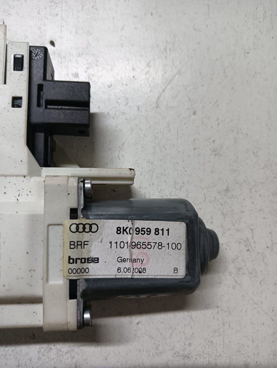 Motoras geam pivotant stanga spate AUDI A4 IV 8K2, B8 2007 - 2015 8k0959811 – foto 2