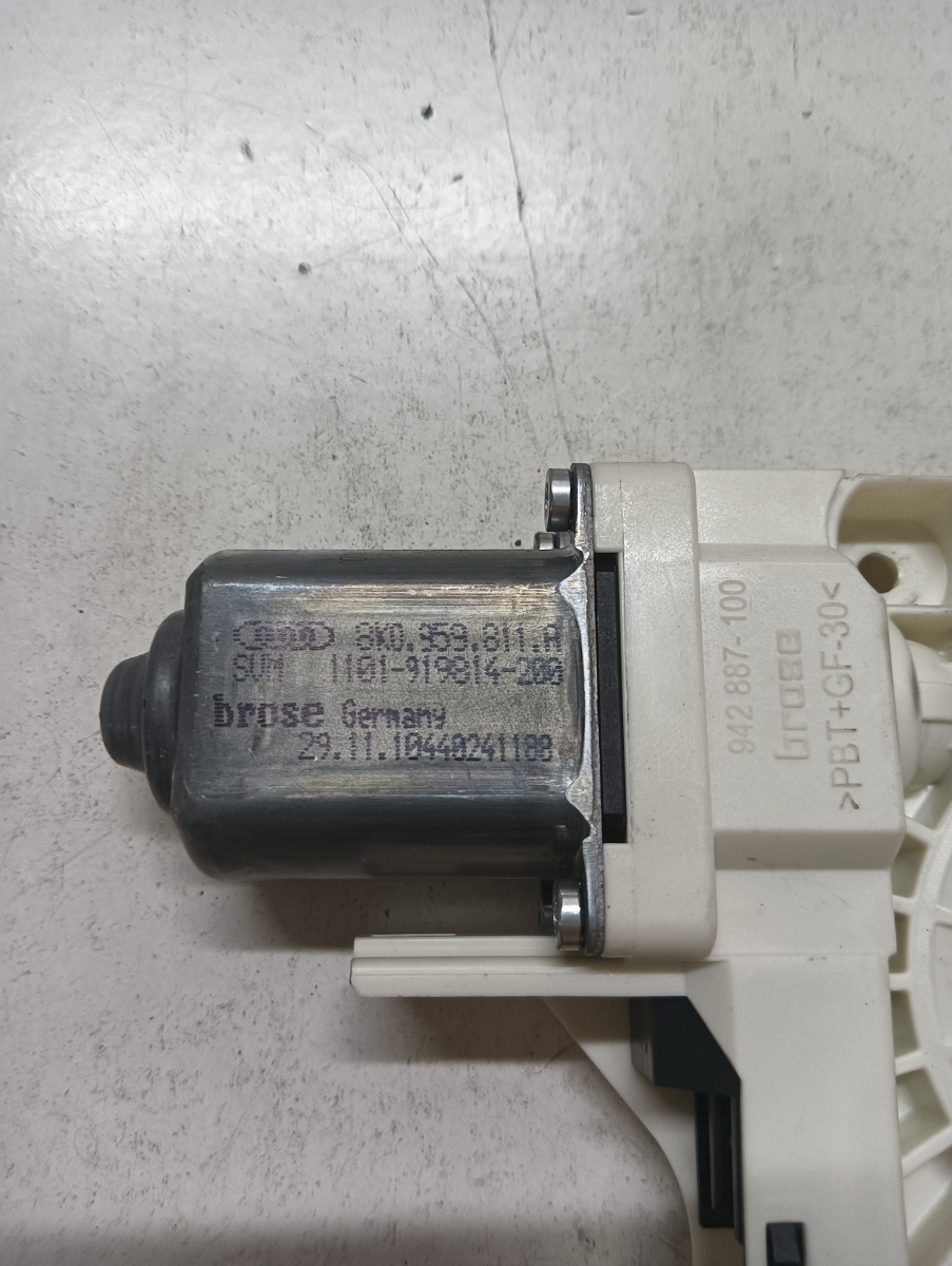 Motoras geam pivotant stanga spate AUDI Q5 8RB 2008 - > 8k0959811a – foto 2