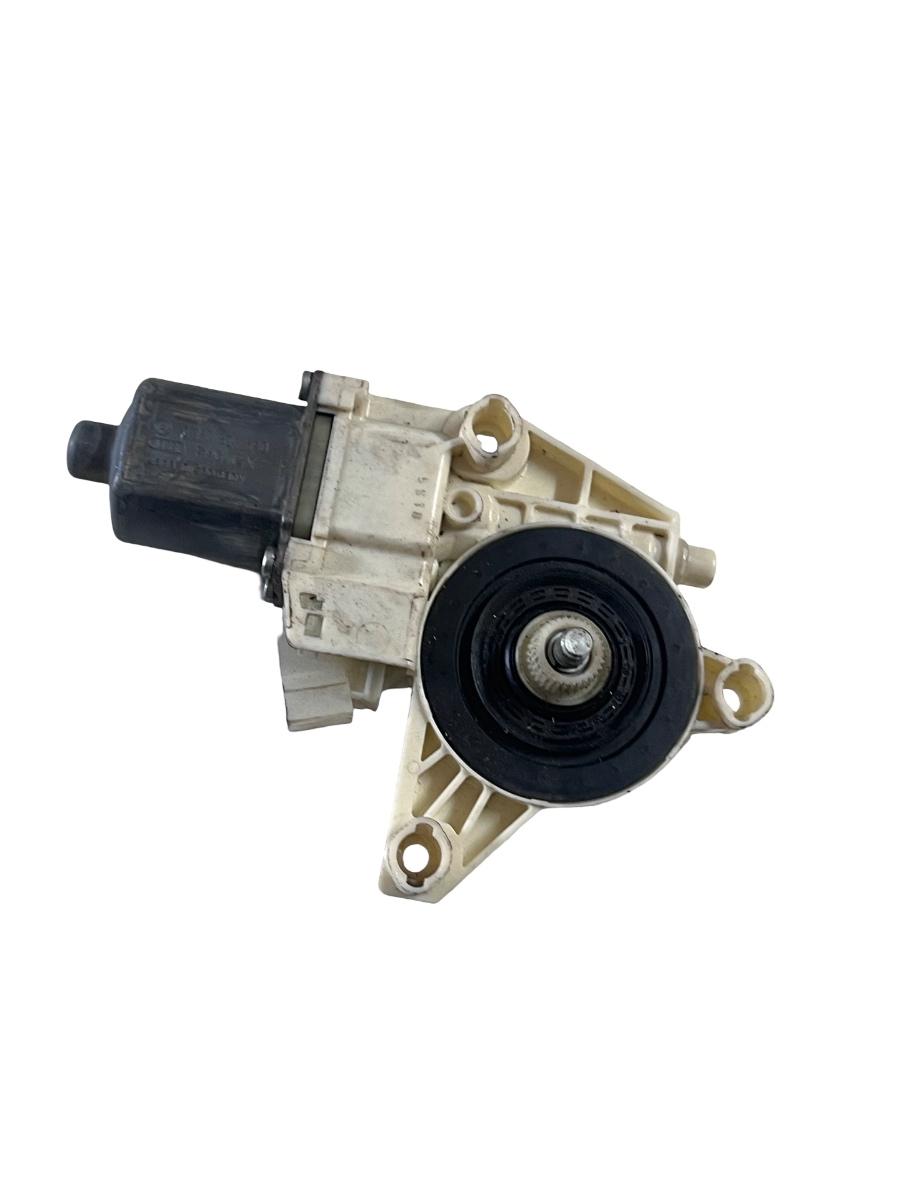 Motoras geam stanga fata MERCEDES-BENZ B-CLASS II W246, W242 2011 -> A2469065100 – foto 4