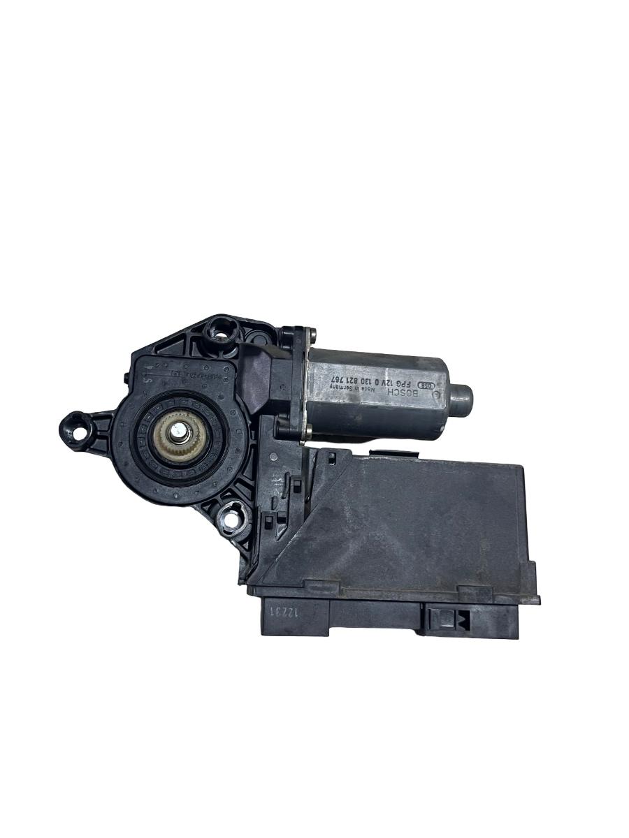 Motoras geam stanga spate AUDI A4 II 8E2, B6 2000 - 2005 5WK47009BBF – foto 4