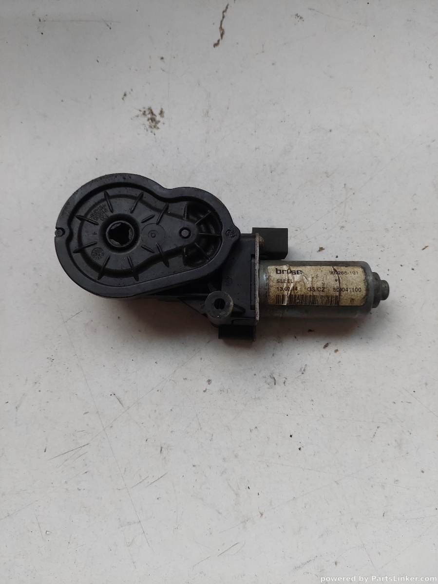 Motoras macara geam dreapta fata BMW X5 III (F15, F85) [ 2012 - 2018 ] OEM 931268101 – foto 2