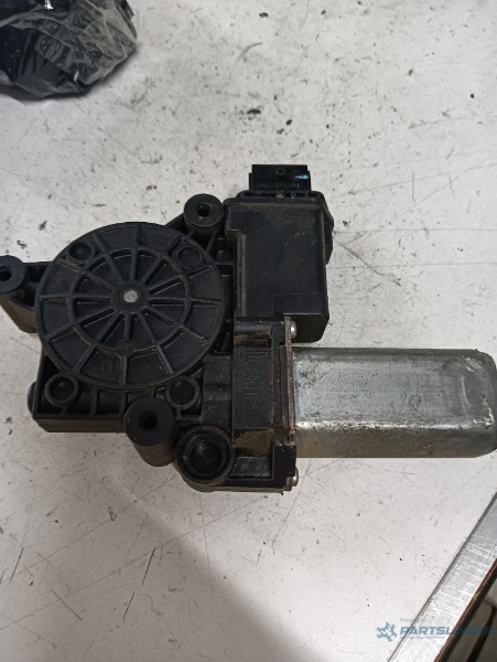 Motoras macara geam dreapta fata OPEL CORSA D (S07) [ 2006 - 2014 ] – foto 2