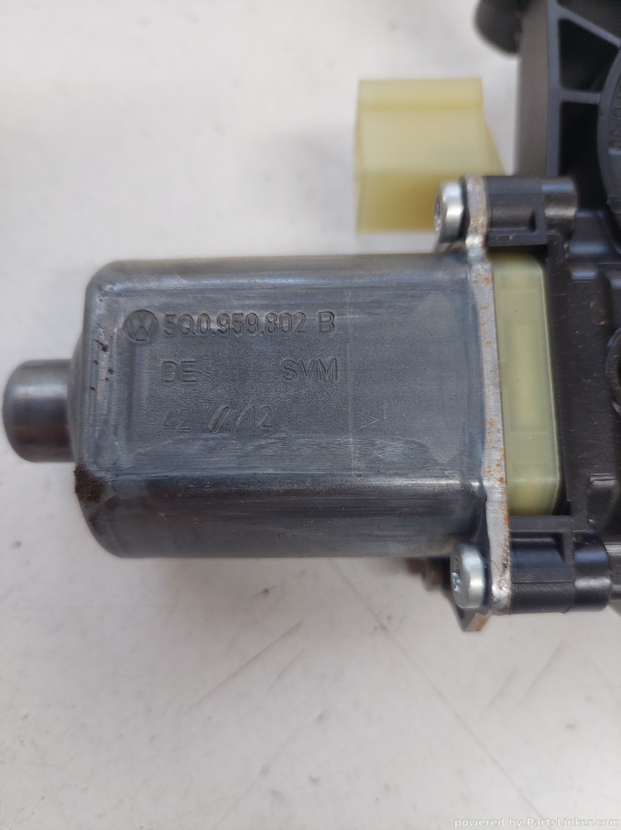 Motoras macara geam dreapta fata VOLKSWAGEN GOLF VII (5G1, BE1) [ 2012 - > ], VOLKSWAGEN GOLF VAN VII Variant (BA5) [ 2013 - 2017 ] OEM 5q0959802b – foto 2