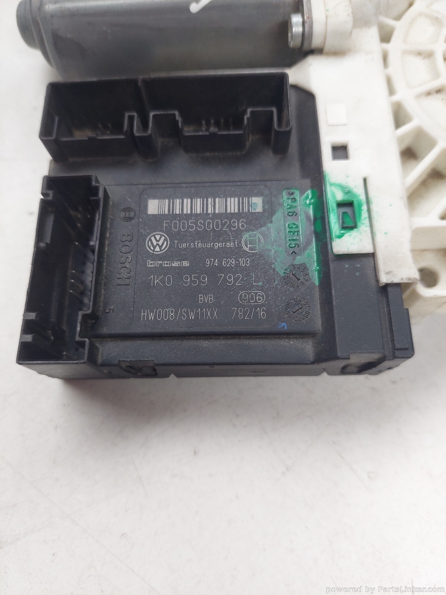 Motoras macara geam dreapta fata VOLKSWAGEN PASSAT Variant (3B6) [ 2000 - 2005 ] OEM 1k0959792l – foto 2