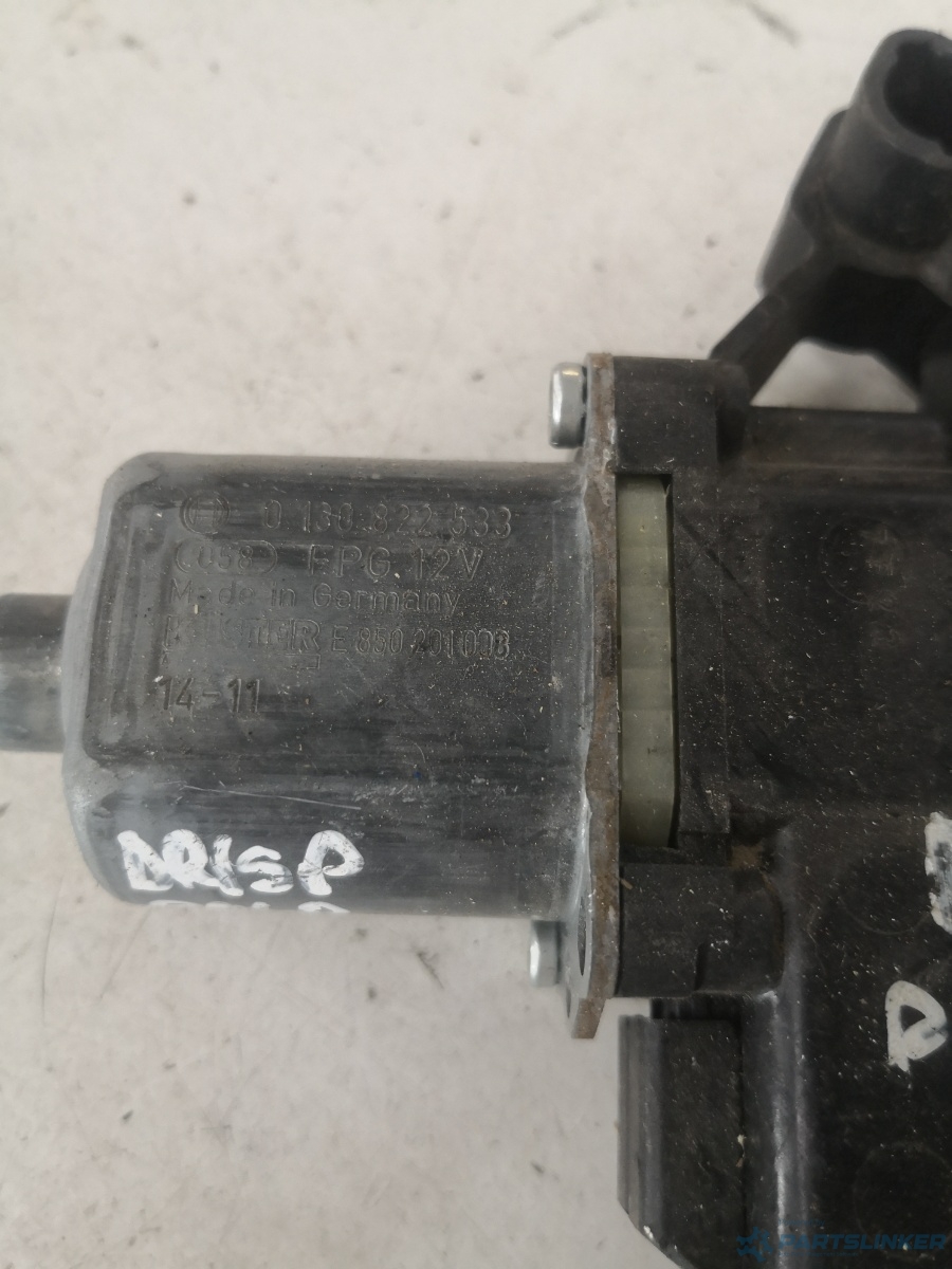 Motoras macara geam dreapta spate VOLKSWAGEN POLO (6R, 6C) [ 2009 - > ] OEM 0130822533 – foto 2
