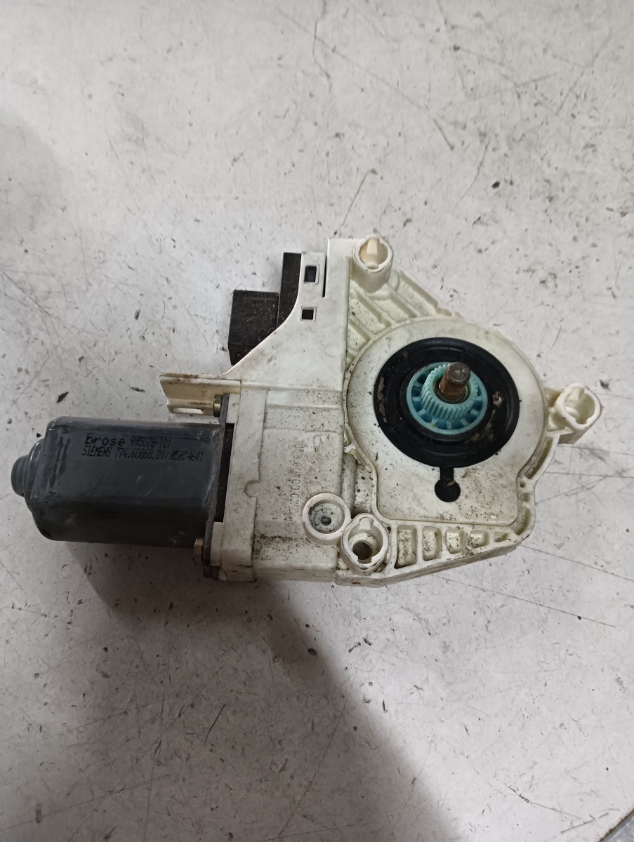 Motoras macara geam stanga fata AUDI A6/S6 III Saloon (4F2, C6) [ 2004 - 2011 ] OEM 995078101 – foto 2