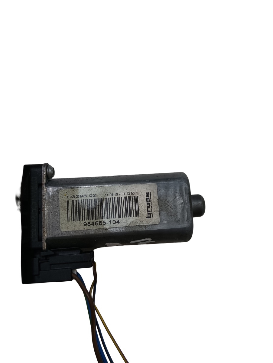 Motoras reglaj scaun dreapta fata AUDI A8 III 4H2, 4H8, 4HC, 4HL 2009 - 2018 984685104 – foto 2