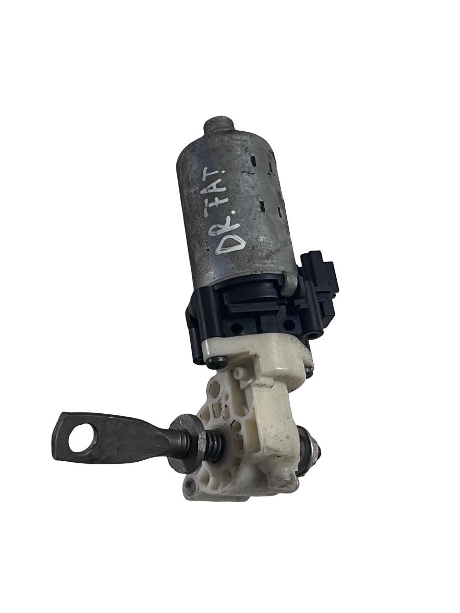 Motoras reglaj scaun dreapta fata LEXUS IS II Saloon GSE2_, ALE2_, USE2_ 2005 - 2013 85820-33950 – foto 3