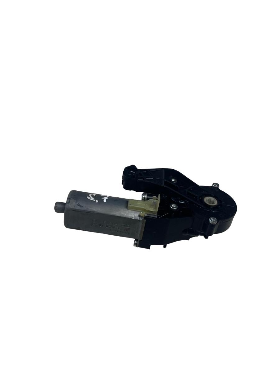 Motoras reglaj scaun stanga fata MERCEDES-BENZ M-CLASS II W164 2005 - 2012 0390203209