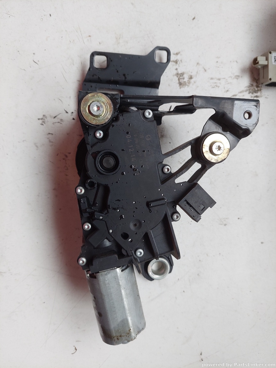 Motoras stergator haion BMW SERIA 5 E61 2004–2010 Combi BMW 5 (E60) [ 2001 - 2010 ] OEM 0390201597