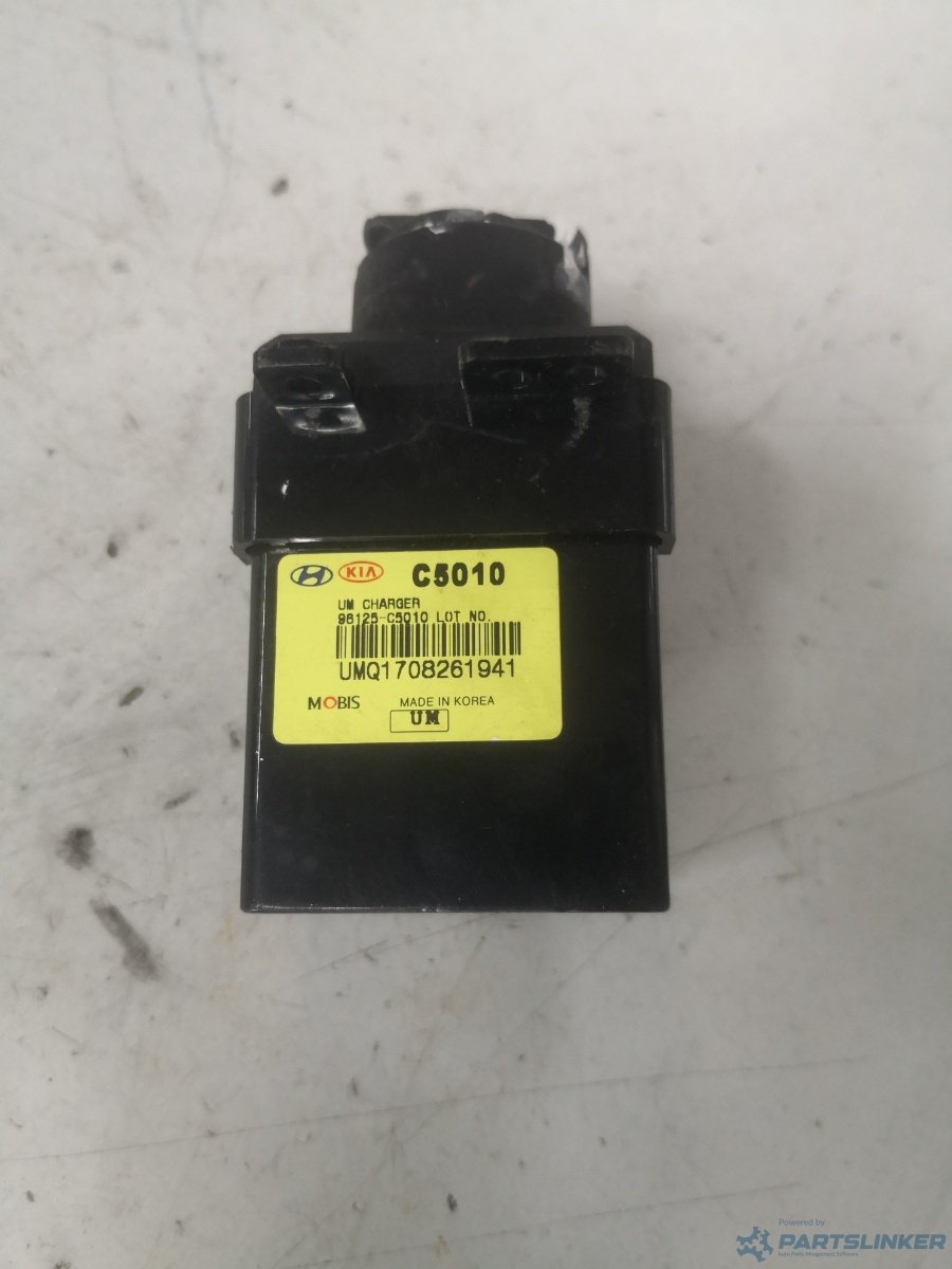 Mufa usb KIA SPORTAGE (QL, QLE) [ 2015 - > ] OEM 96125c5010 – foto 2