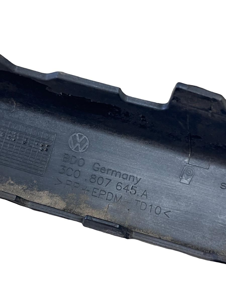 Ornament bara de protectie stanga fata VOLKSWAGEN PASSAT 3C2 2005 - 2010 VAG 3C0807645A – foto 3