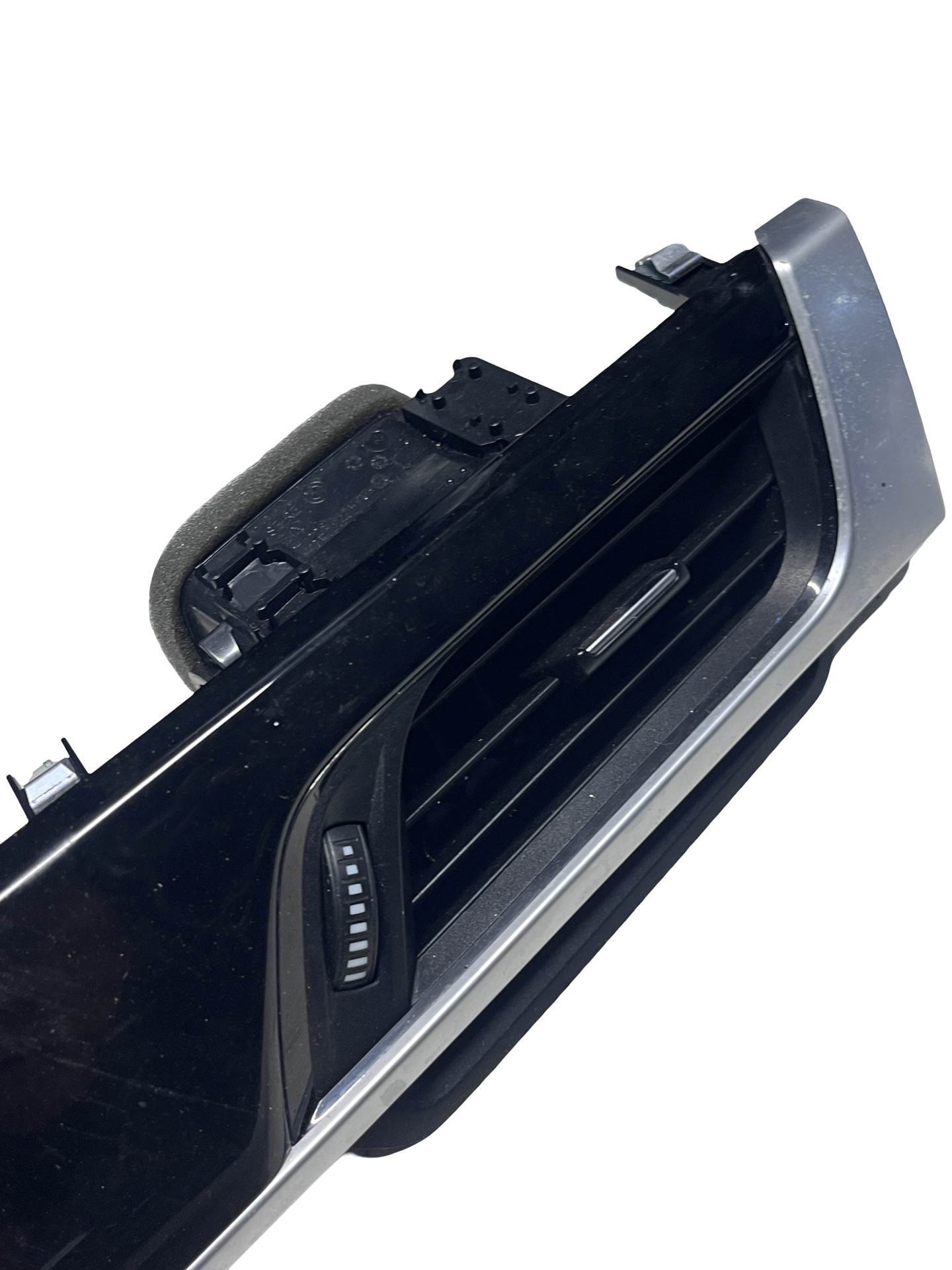 Ornament Bord  + grile ventilatie BMW X1 F48 2015–2022 - cod: 9332456 – foto 3