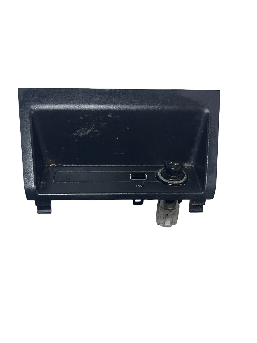 Ornament bricheta + port usb fata SKODA FABIA III Estate NJ5 2014 - > 6V0857367D
