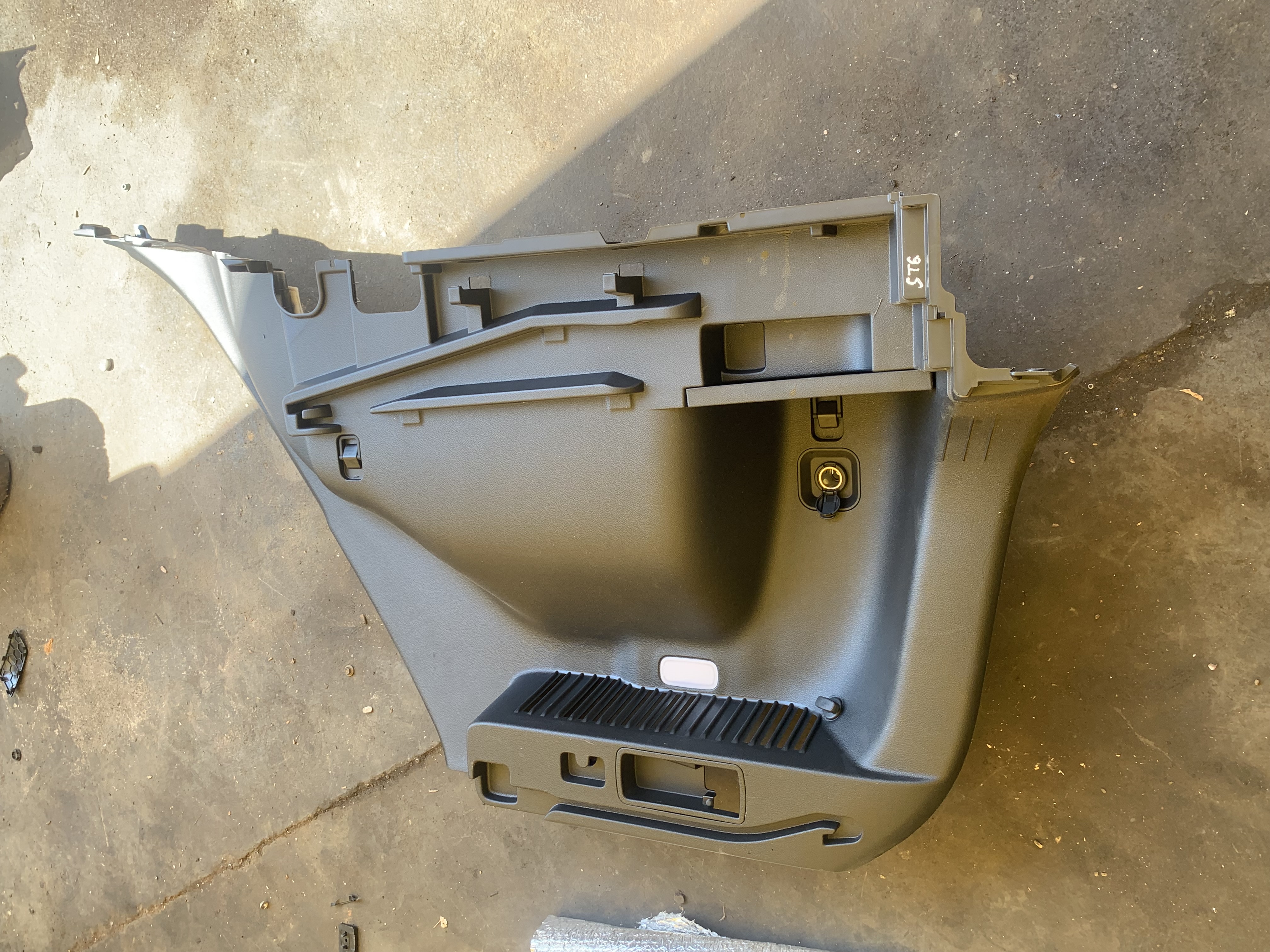 Ornament Lateral Portbagaj stânga KIA Sportage 5 2021–2025 - cod: 85730-R2300 – foto 4