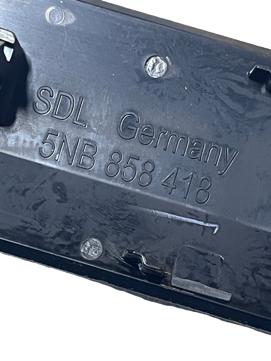 Ornament panou de bord dreapta fata VOLKSWAGEN TIGUAN AD1 2020 R LINE -> 5NB858418 – foto 4